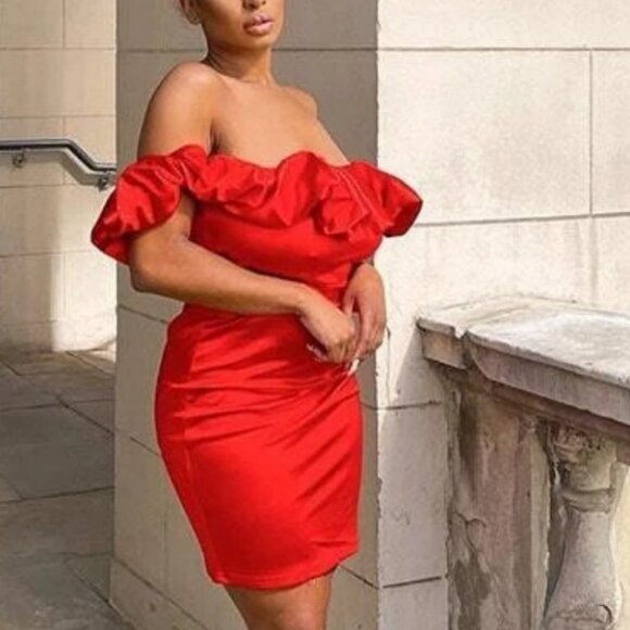 Stunning off the shoulder red mini bodycon Dress Chic classy event red carpet - Picture 1 of 11